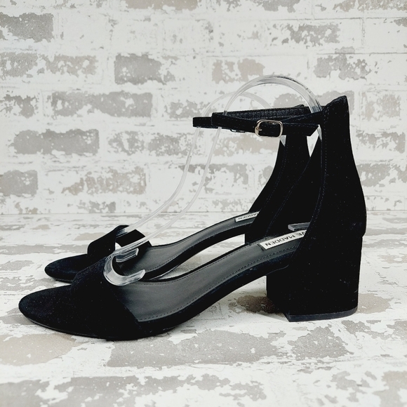 Steve Madden Shoes - Steve Madden Women's Irenee Black Leather Slip On Block Heeled Sandals M927